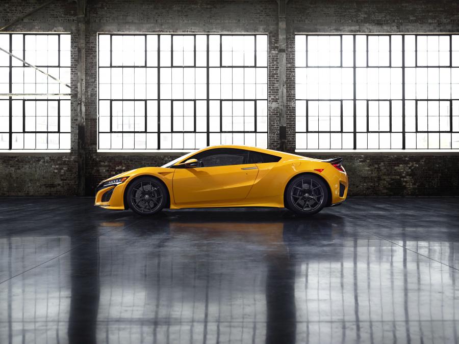  Acura NSX 2019 года  (фото 8 из 19)